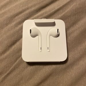 New Apple EarPods